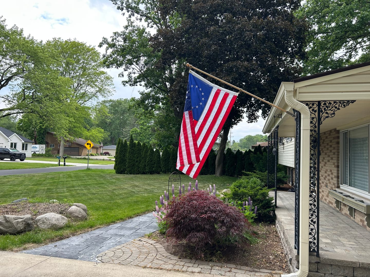 Customer photo review of 3' x 5' Betsy Ross Flag Set