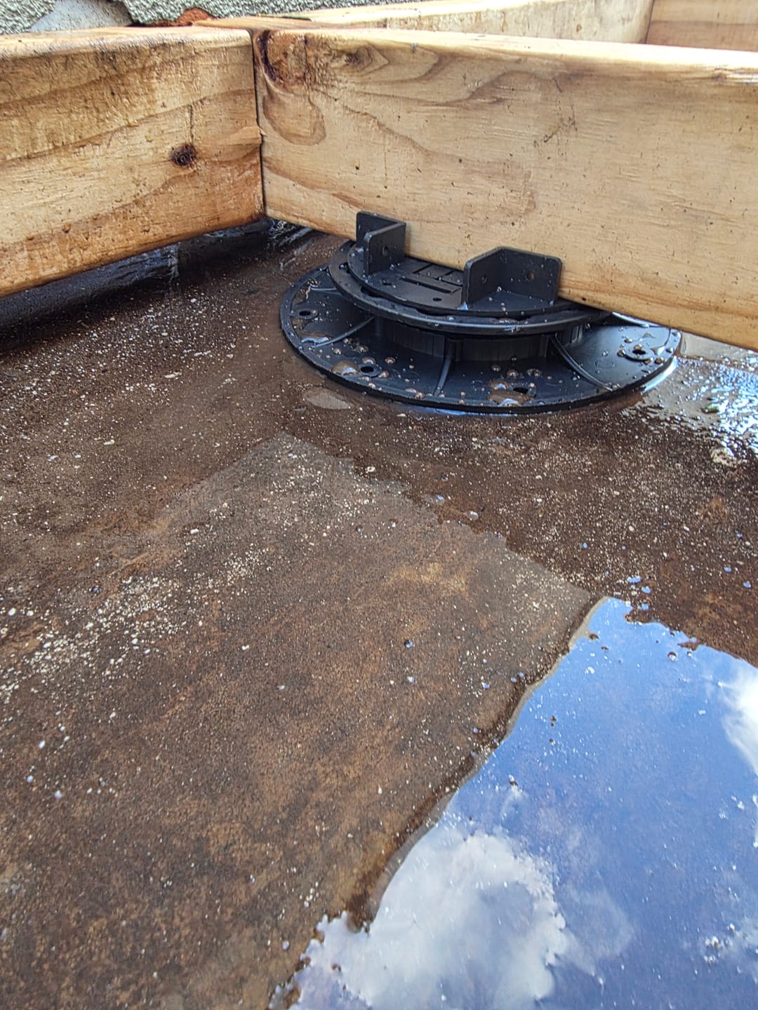 Customer photo review of Adjustable Deck Jack / Pedestal Support 24-35mm – 50 mm Joist Compatible