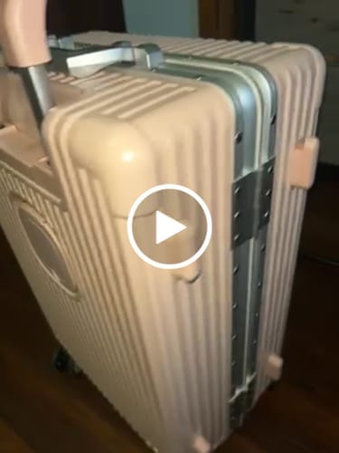 Customer photo review of Carry-On Classic 19"