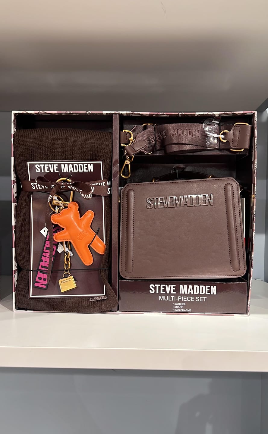Customer photo review of Cartera Michael Kors Medium Crossgrain Leather Wallet