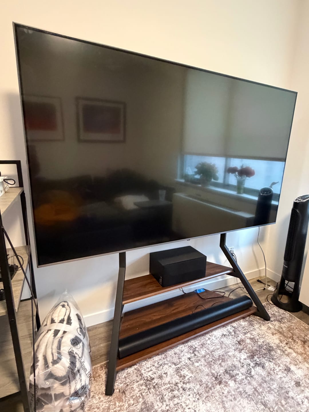 Customer photo review of Eiffel FT100 TV Stand