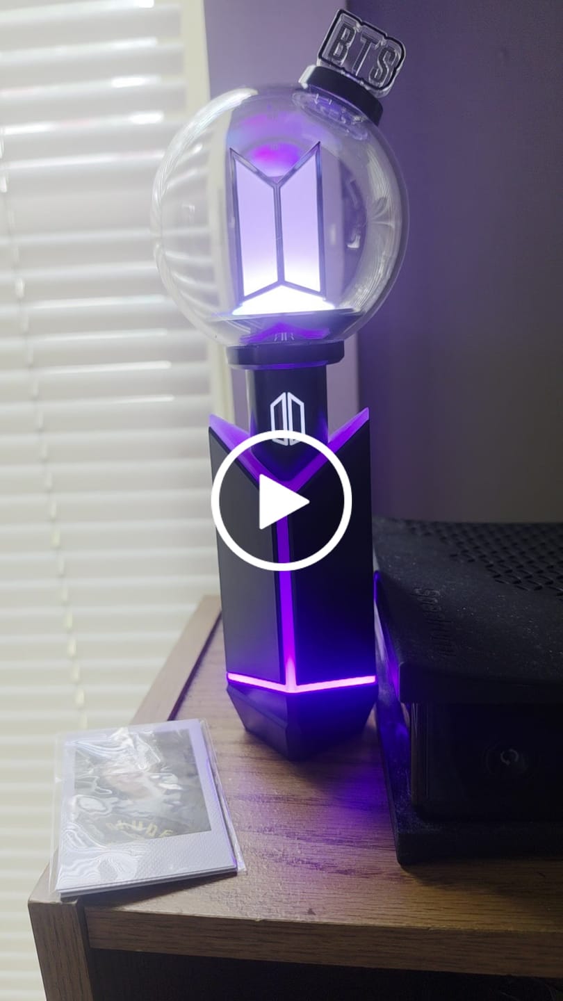 Customer video review of BTS - OFFICIAL LIGHT STICK VER.4