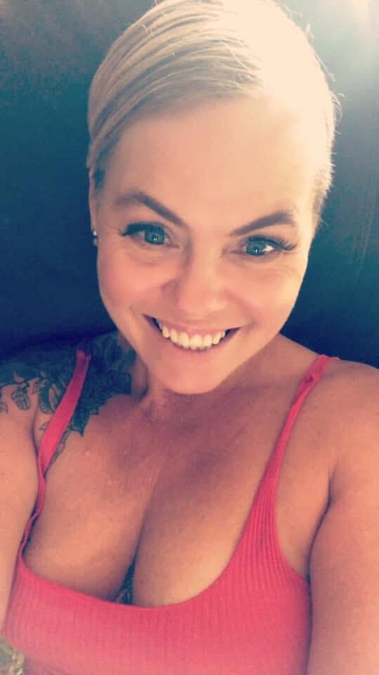 Customer photo review of Infinaluxe Pre-Glued Lash Extensions