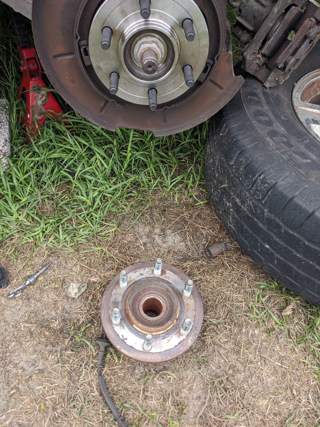 Customer photo review of Rear Wheel Hub Bearing Assembly for 2003-2006 Ford Expedition, Lincoln Navigator