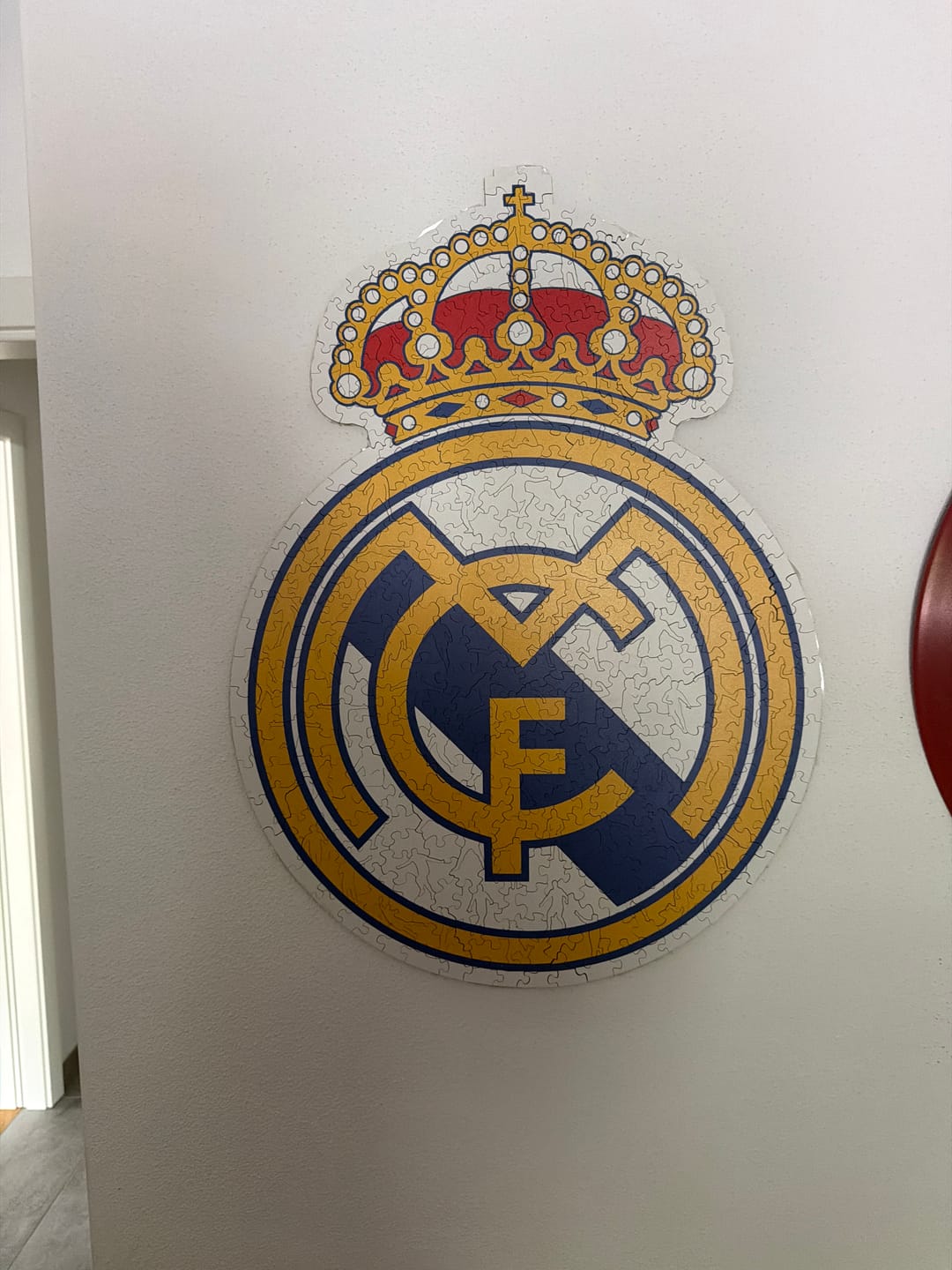 Customer photo review of Real Madrid CF® Logo - Holzpuzzle