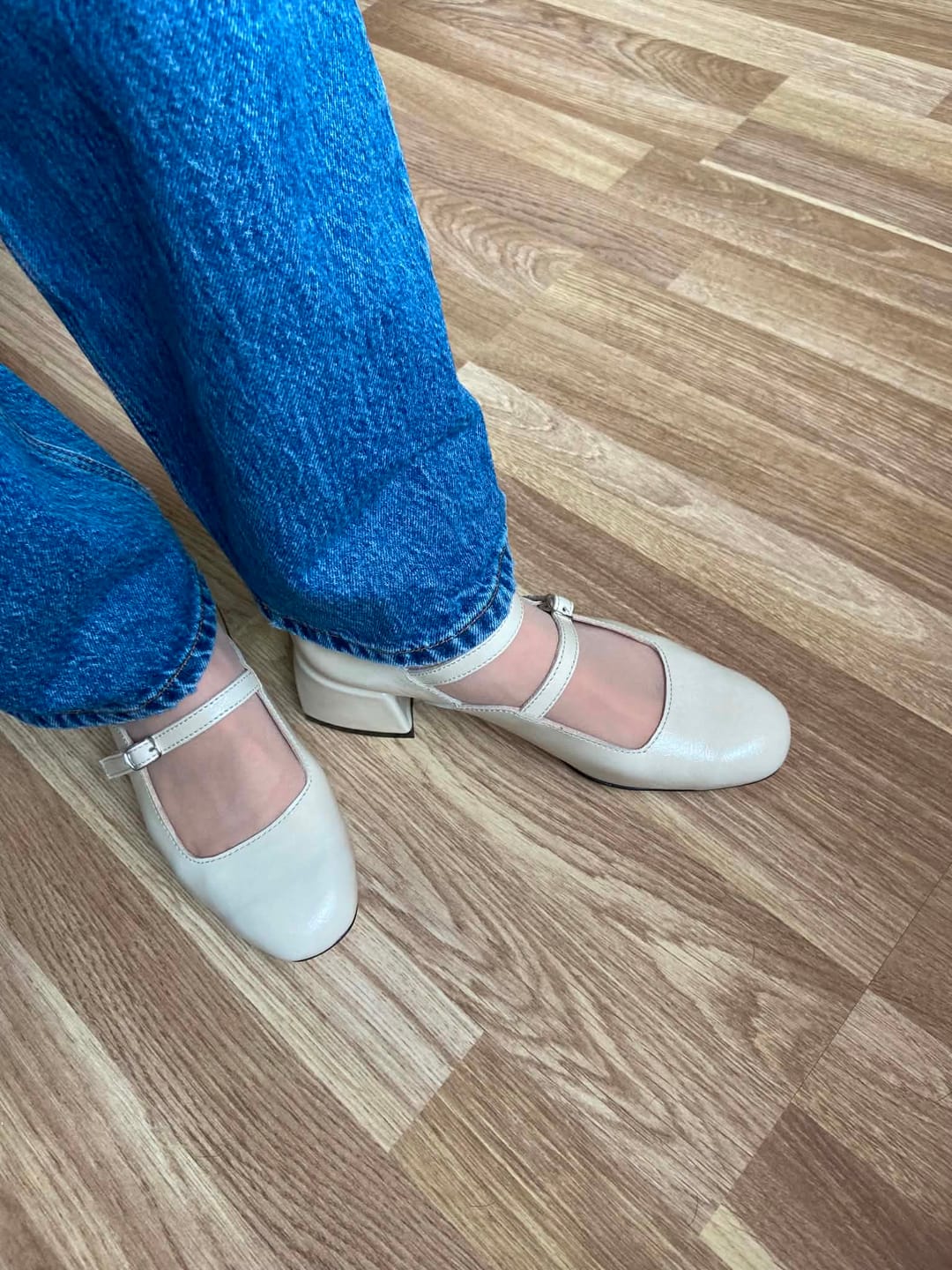 Customer photo review of "Groovy Heels, Creamy"