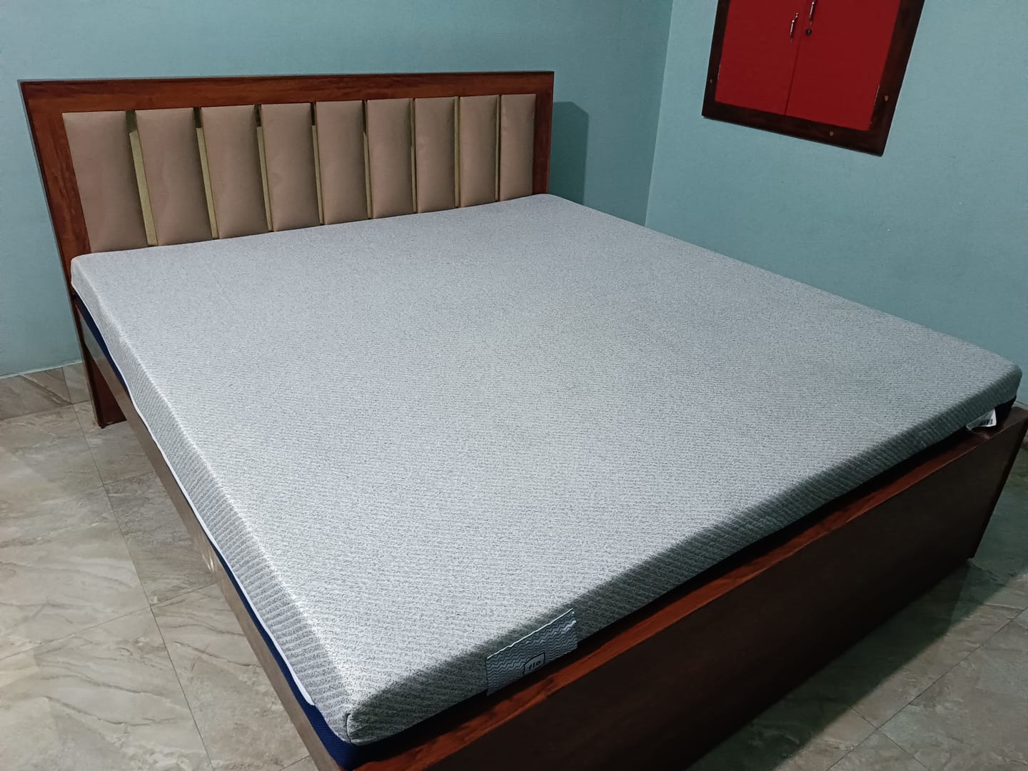 Customer photo review of Flo Adjustable Pillow (Fibre)
