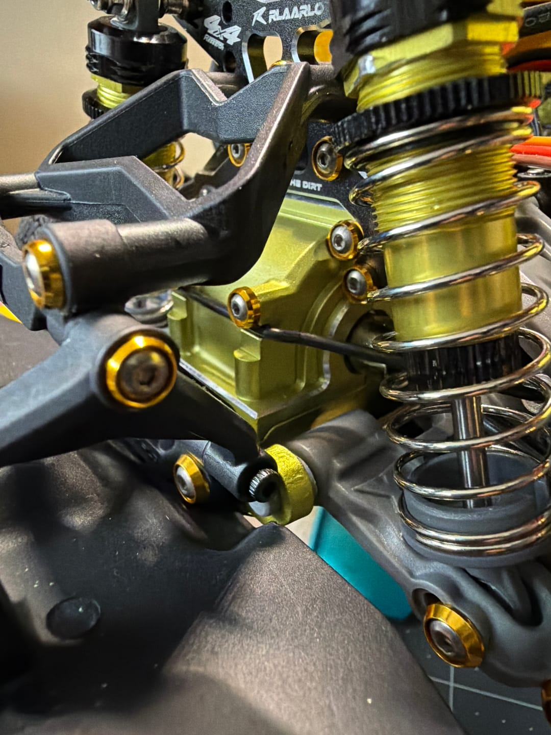Customer photo review of Aluminum Gear Box For RZ001 and 1/10 Rally Car