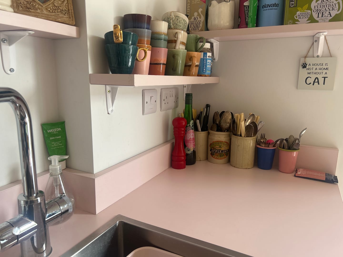 Customer photo review of 4 Inch Classic Cast Iron Shelf Bracket