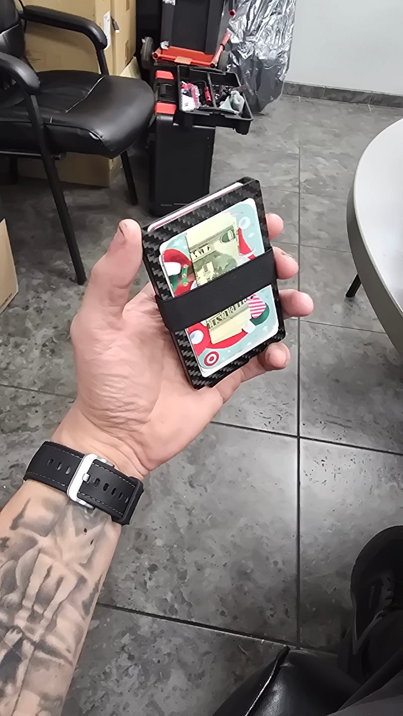 Customer photo review of 80Eighty® Minimalist Carbon Fiber Wallet
