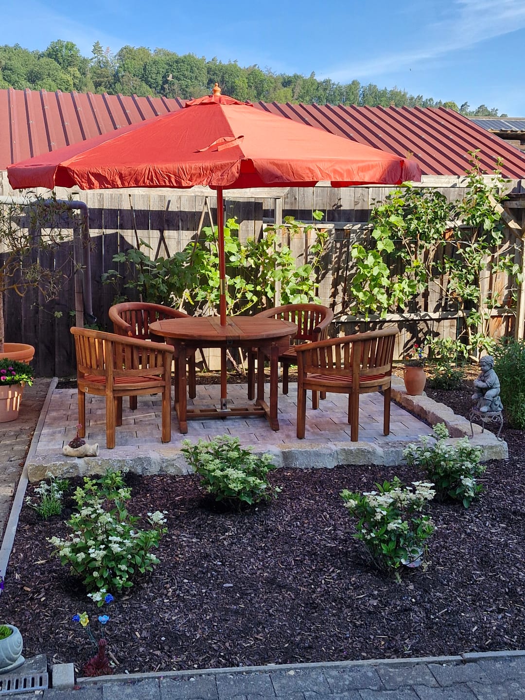 Customer photo review of Teak garden furniture set 120-170cm Round to oval table with 4 San Francisco chairs, Free Cushions