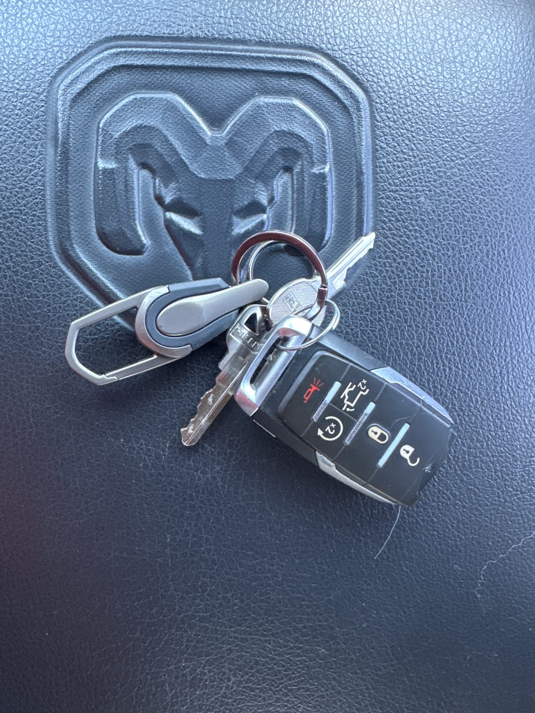 Customer photo review of 80Eighty® Zinc Alloy Keychain