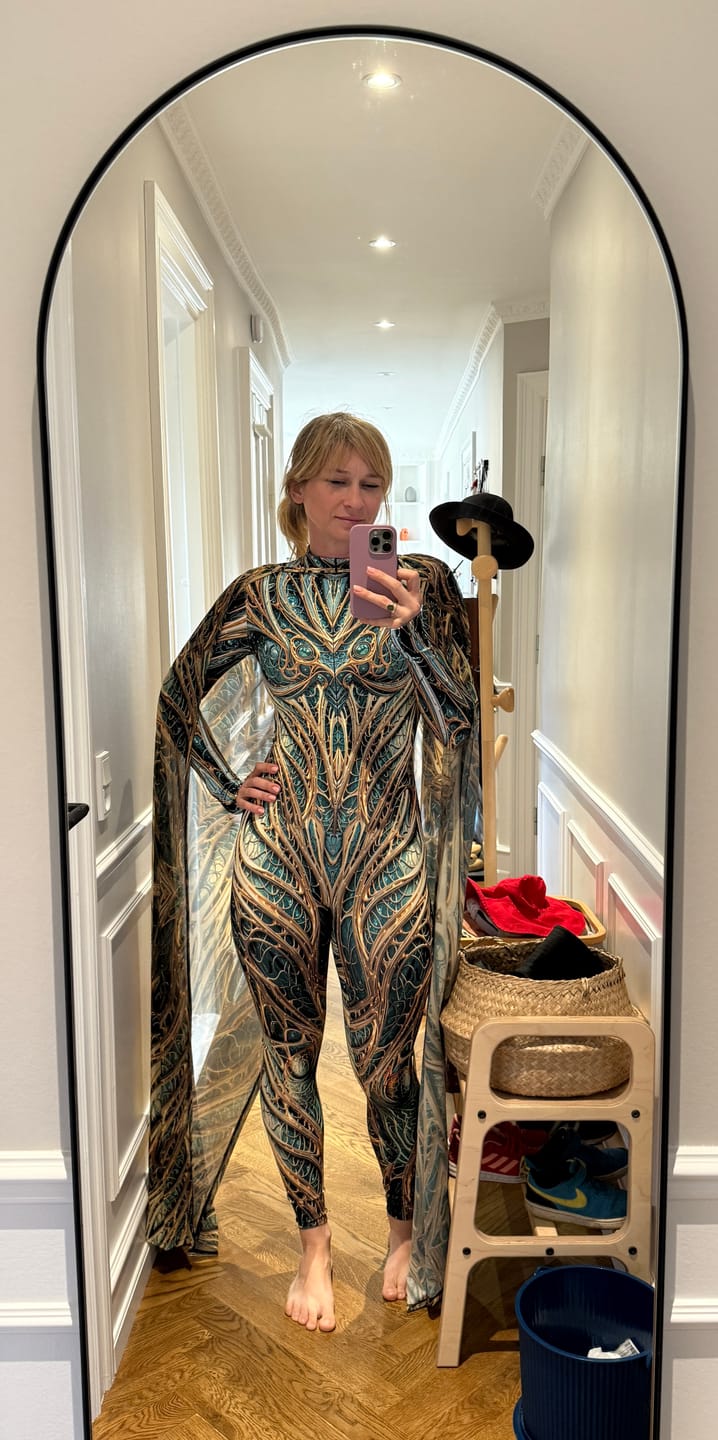 Customer photo review of Elf Majesty Costume With Wings