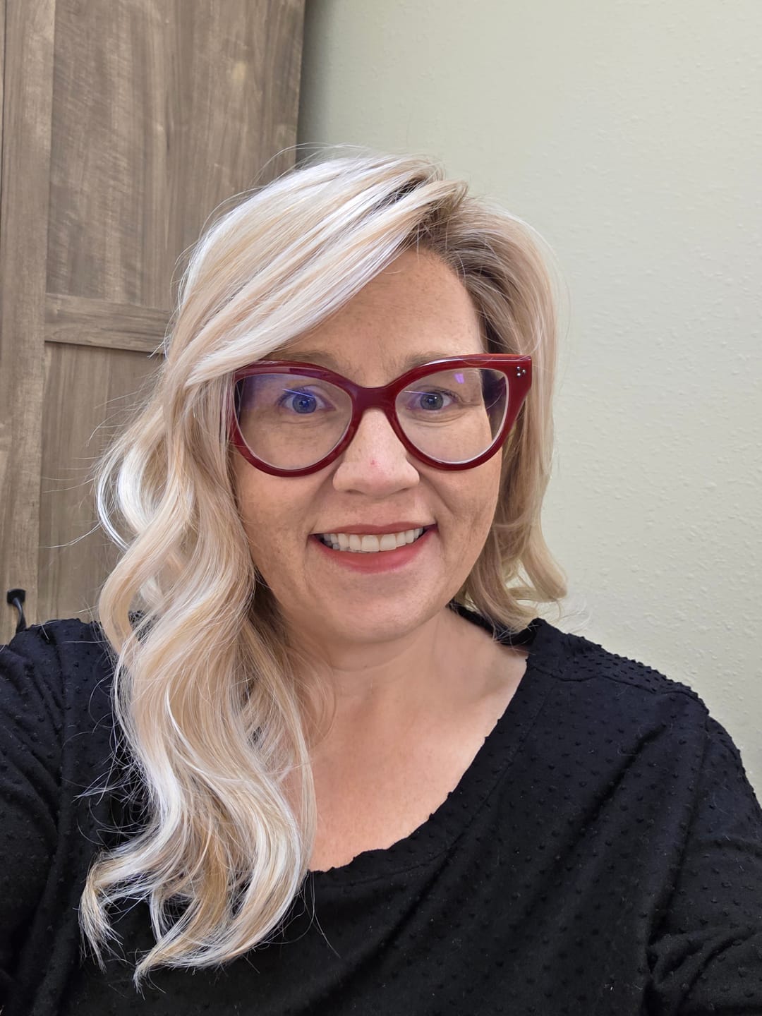 Customer photo review of WINNERS CIRCLE - Paparazzi Blonde