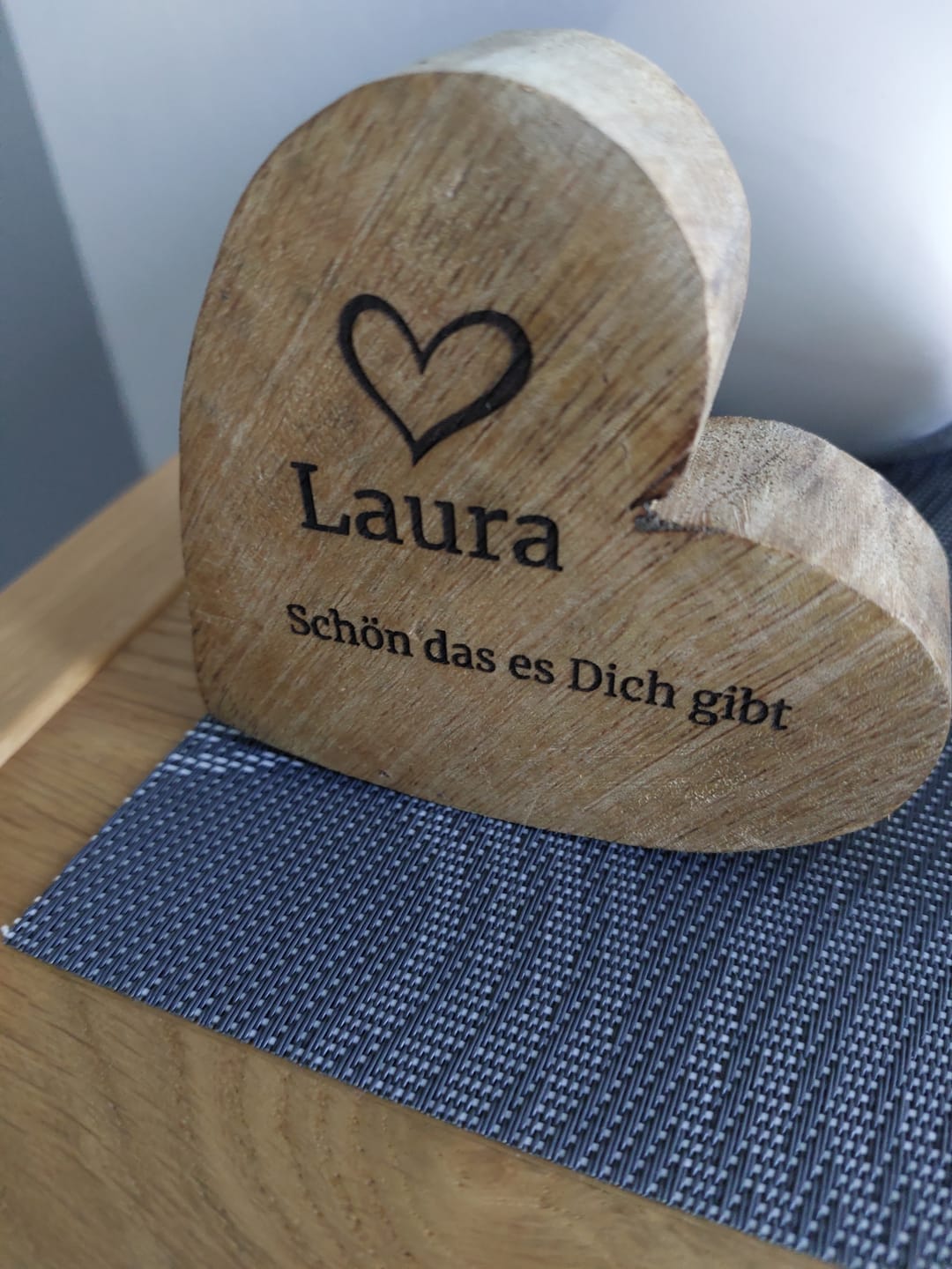 Customer photo review of personalisiertes Herz aus Mangoholz 10cm - Deko zum Hinstellen