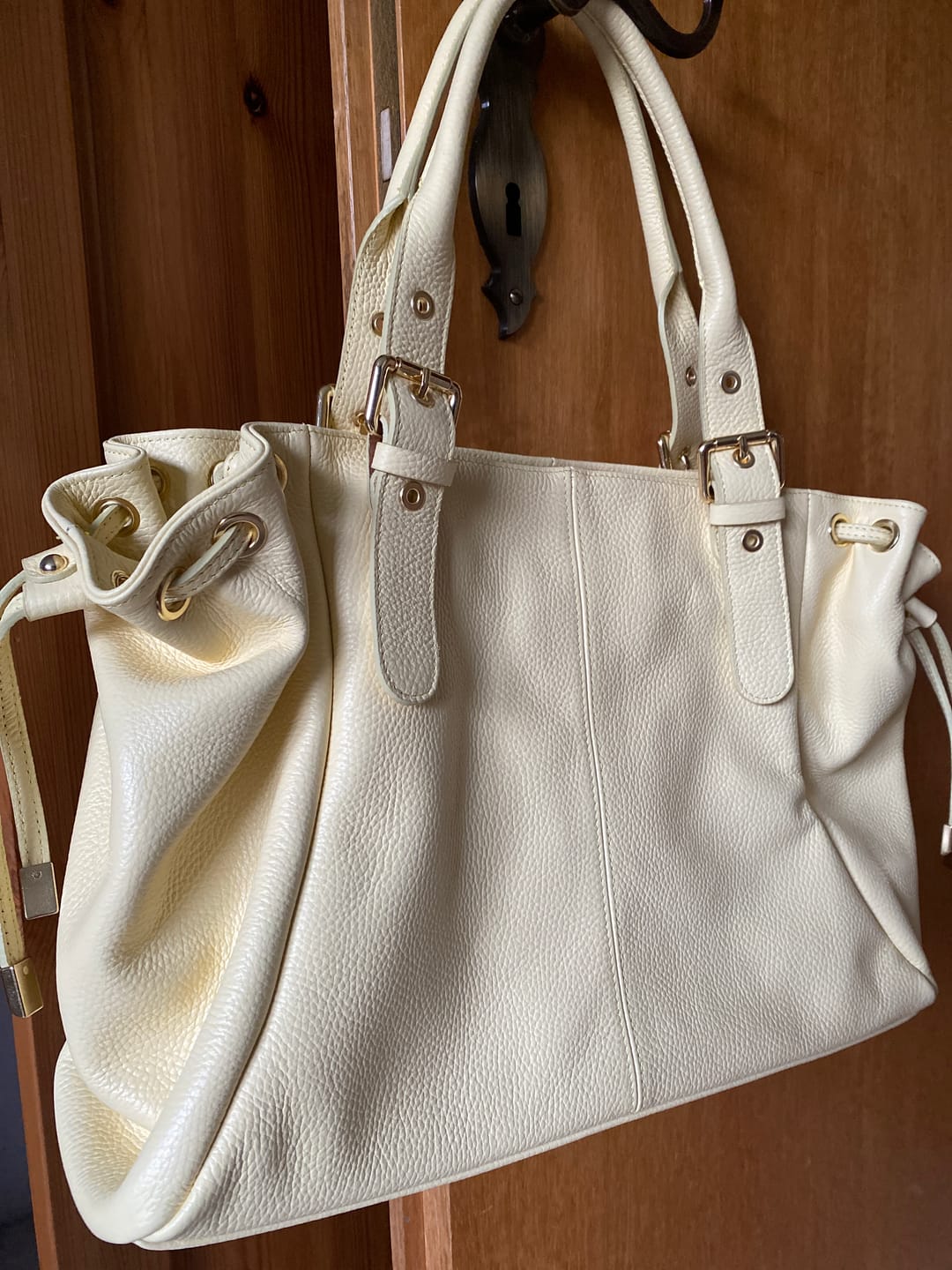 Customer photo review of Muse bag butter yellow