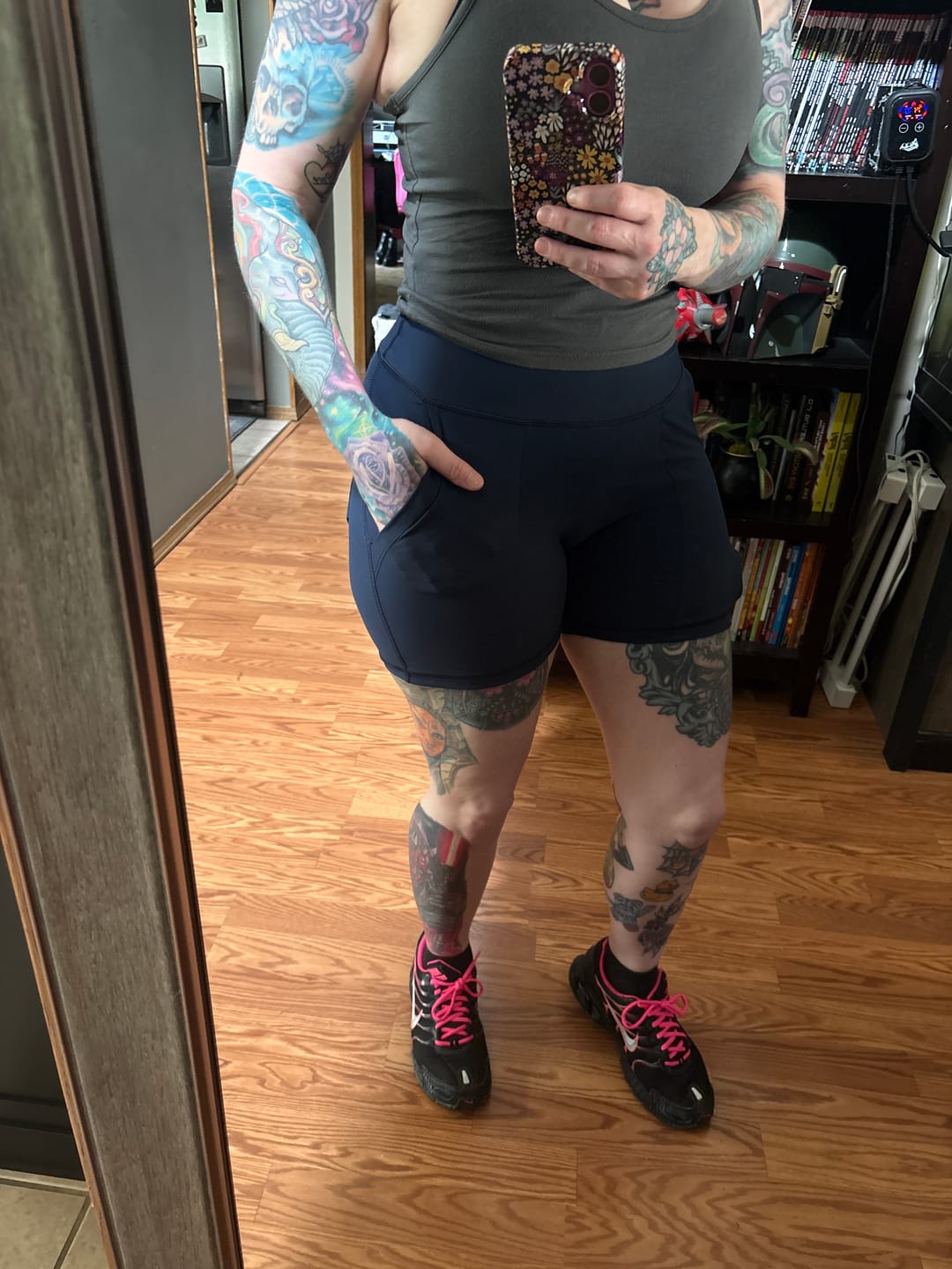 Customer photo review of Curve Cargo EVO Shorts