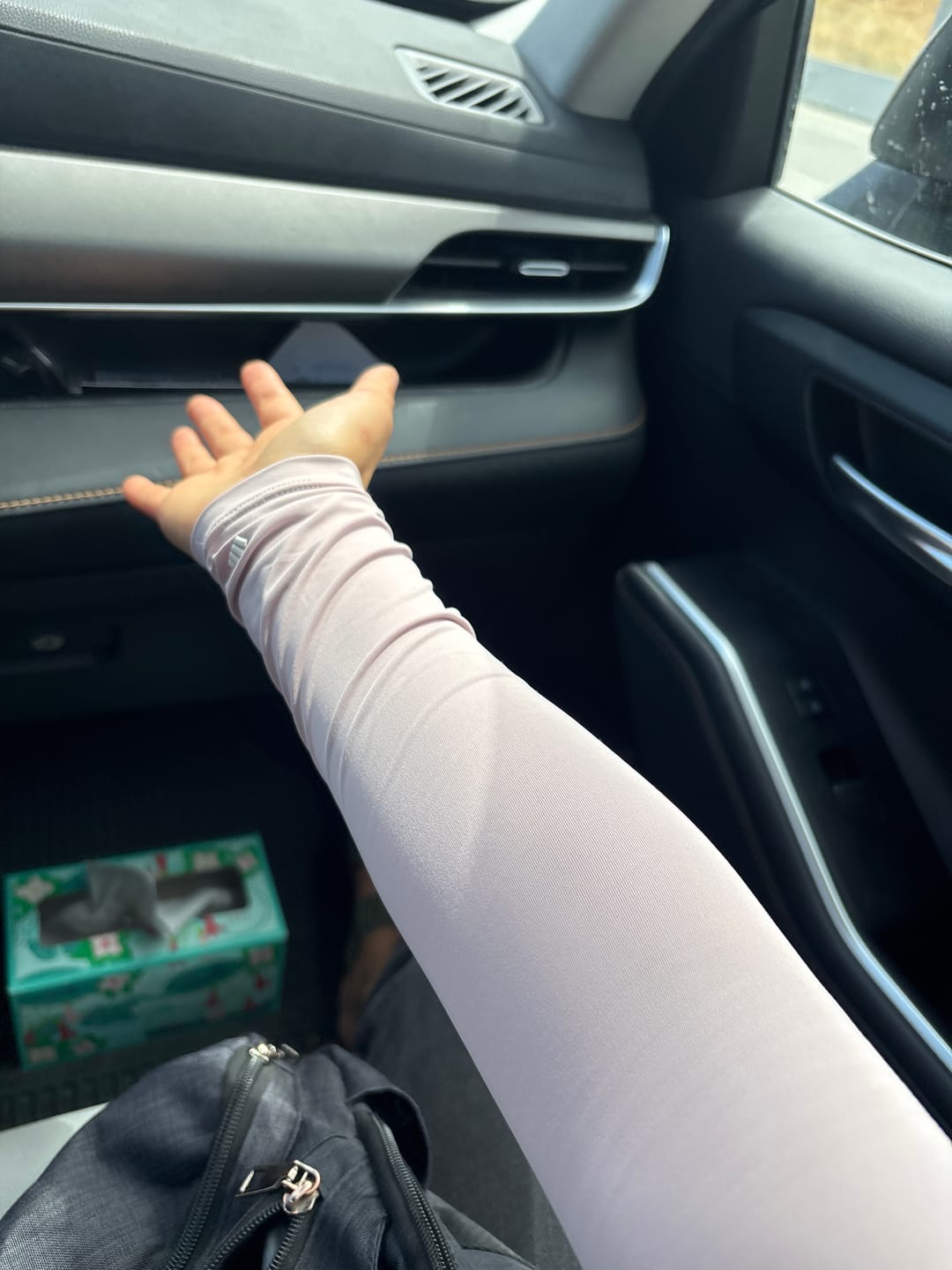 Customer photo review of Aero - Women's Cooling Sun Sleeves UPF150+