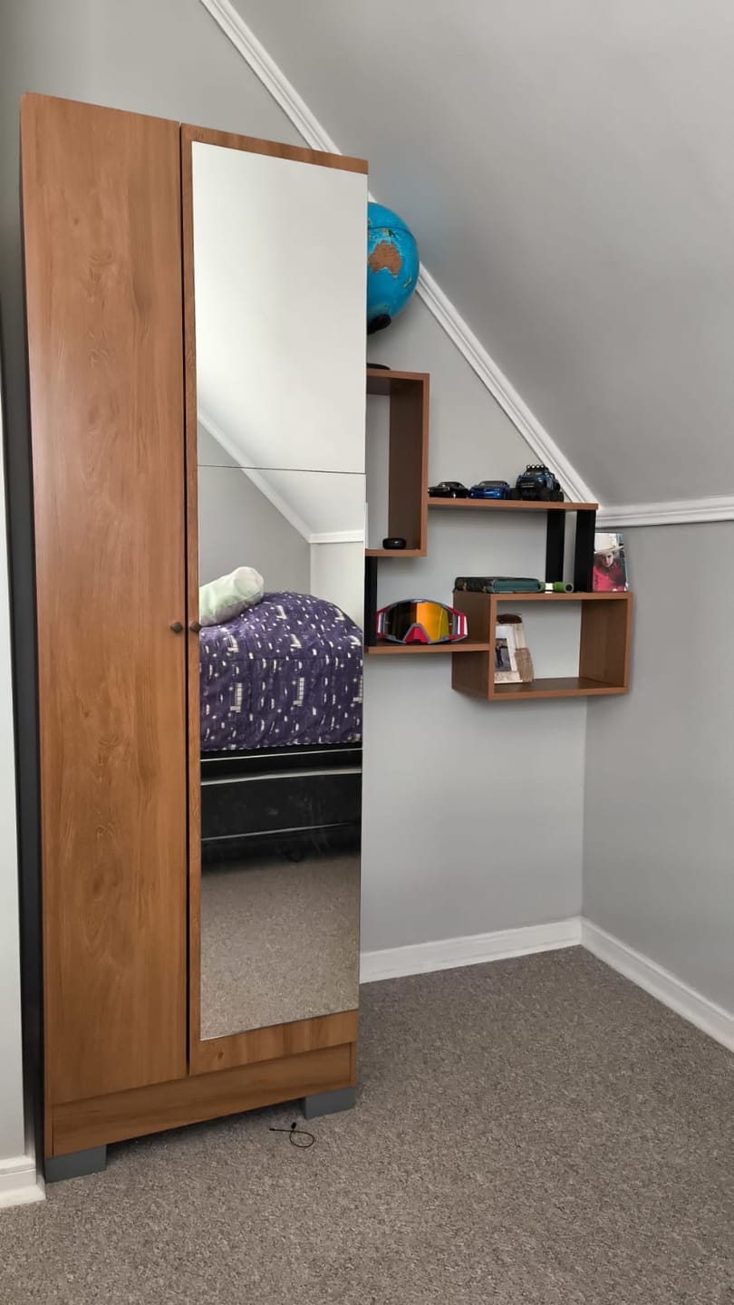 Customer photo review of Clóset Müller 2 Puertas Canela