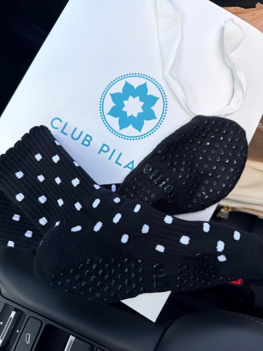 Customer photo review of Dual-direction™ Noir Polka Dots