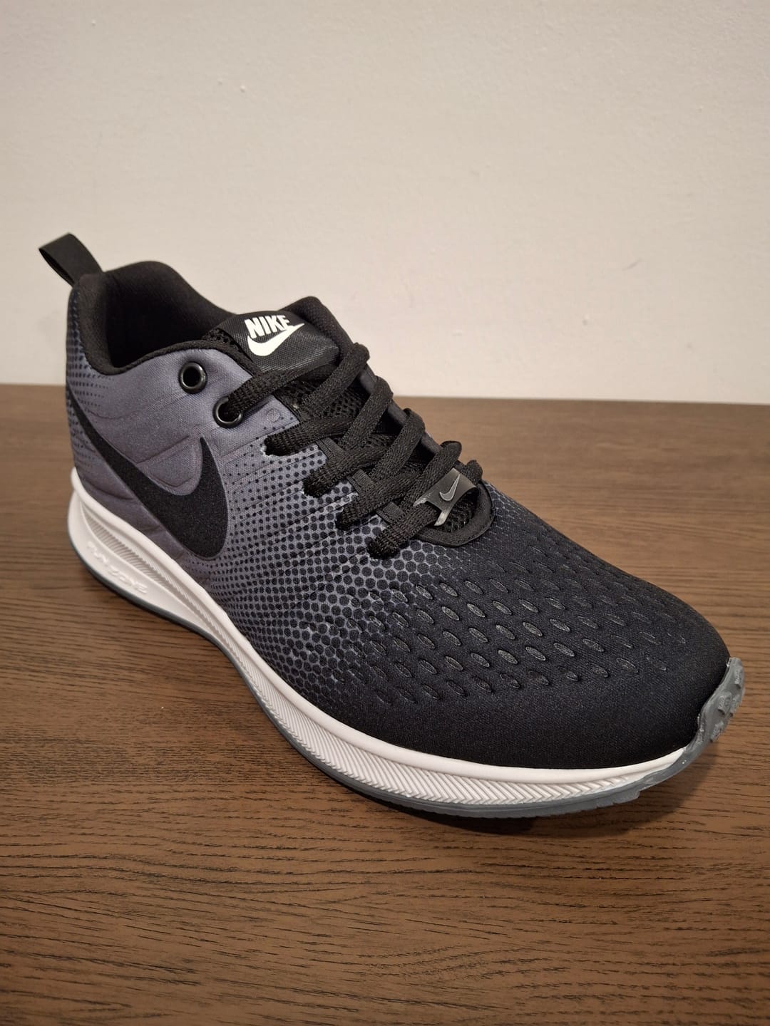 Customer photo review of Tenis 012 Negro Oxford Negro