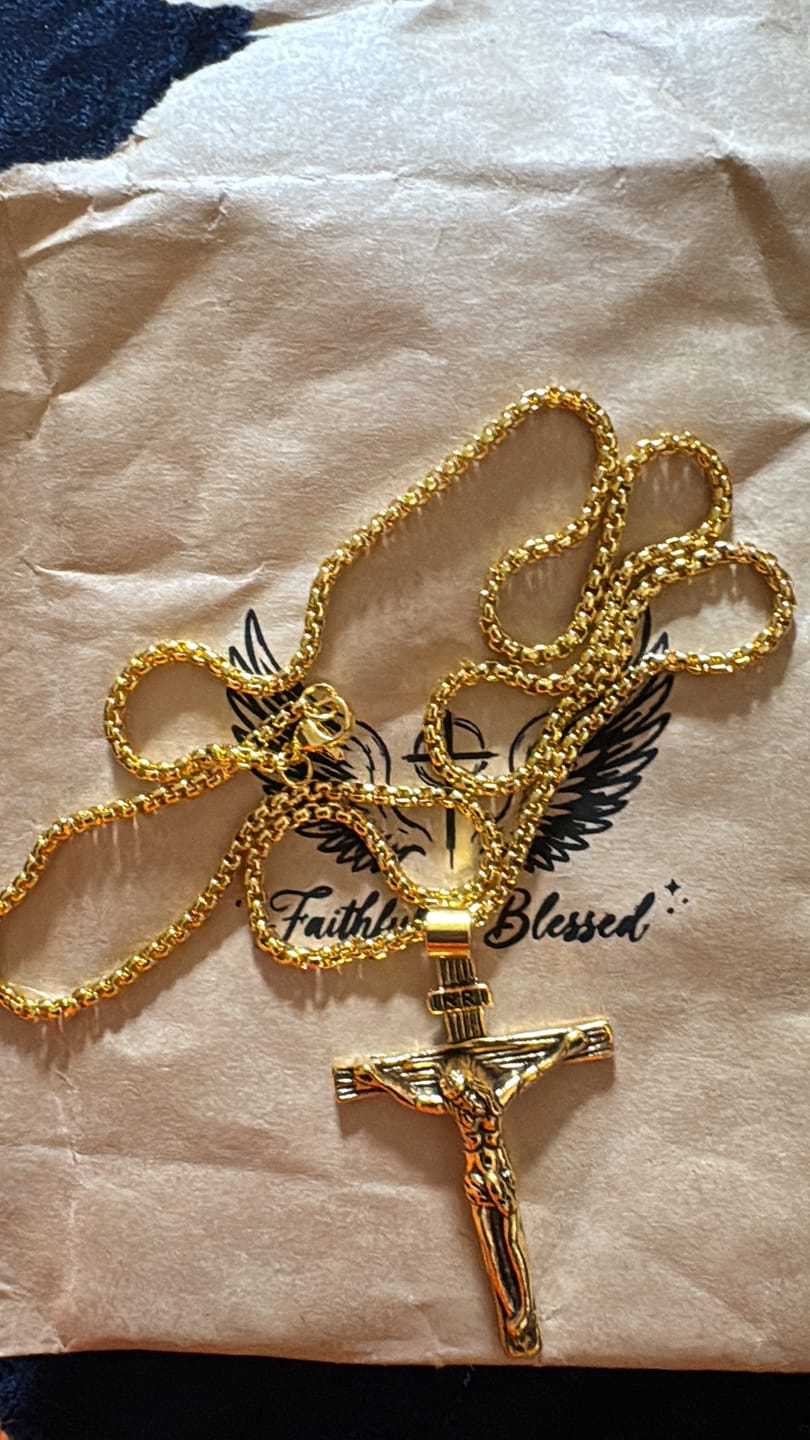Customer photo review of Jewelry Crucifix Pendant Charm Necklace