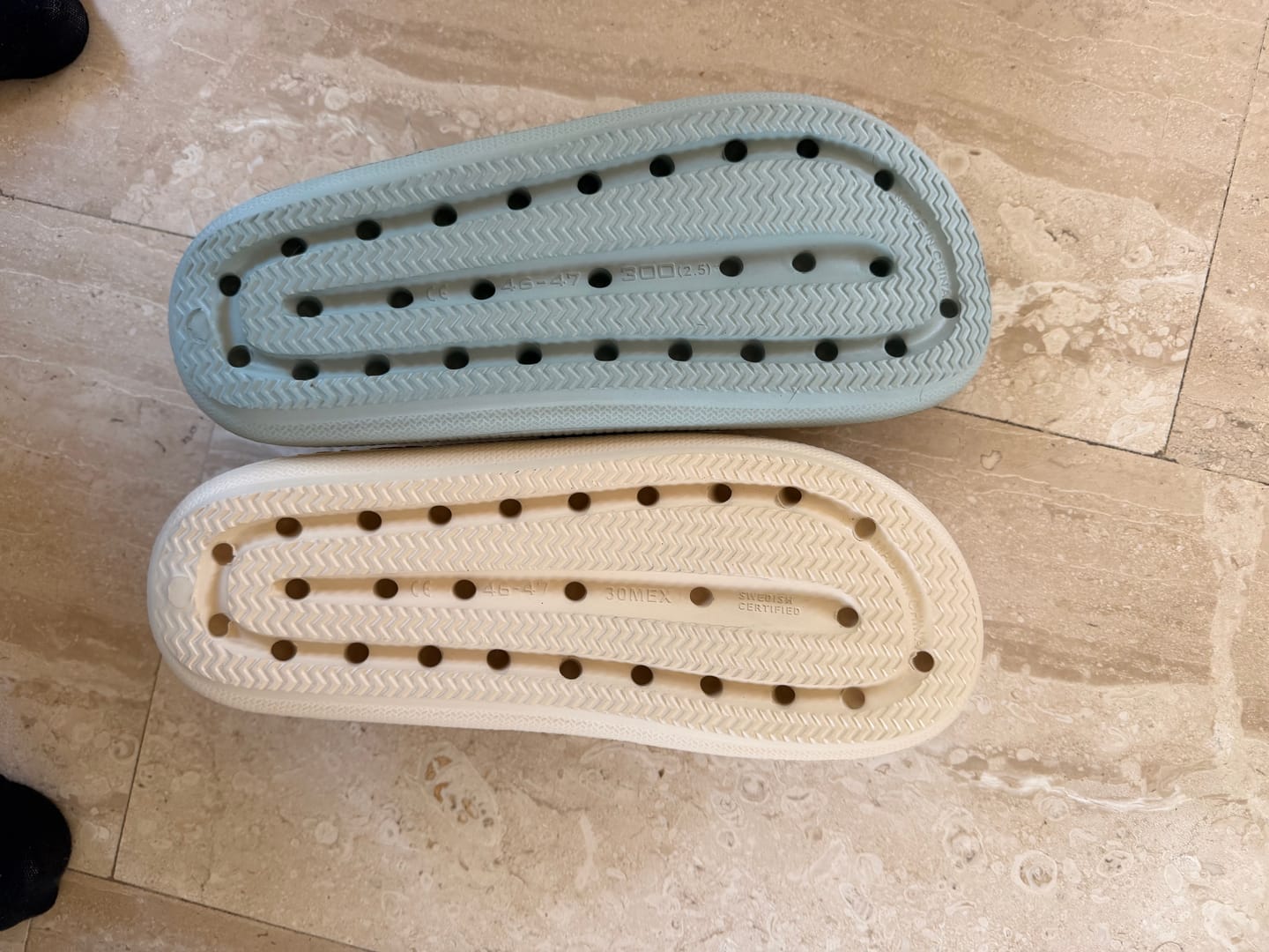 Customer photo review of HappyFlops Nordics