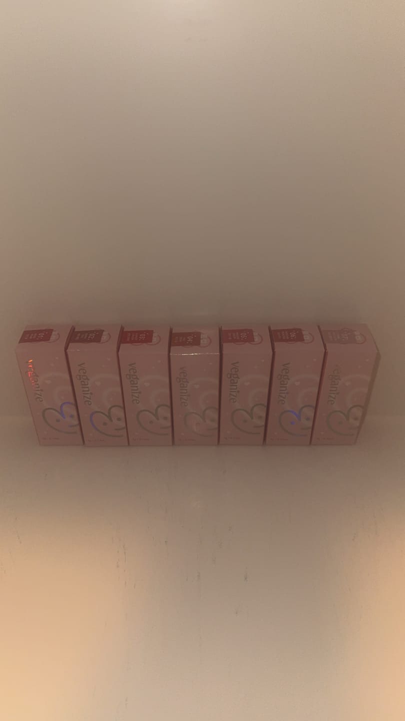 Customer photo review of Veganize 4D Dewyshine Lip Oil Gloss (4ml)
