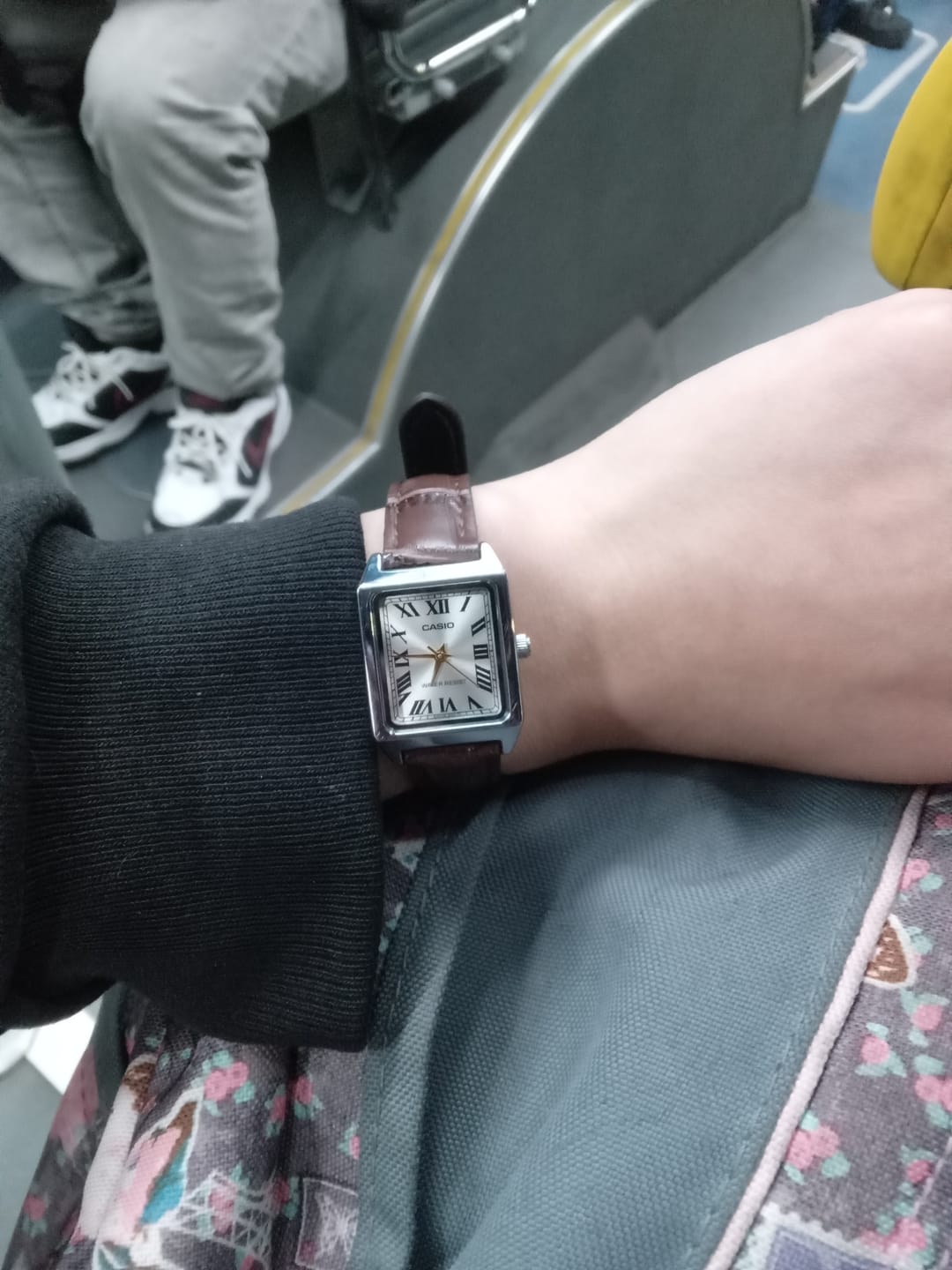 Customer photo review of Reloj Casio Tank Análogo LTP-V007L-9BUDF Cuero Dial Champaña