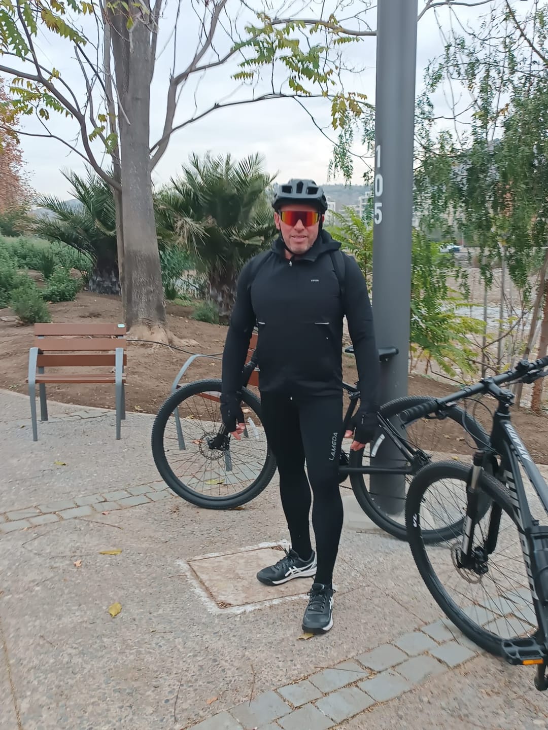 Customer photo review of Calza Larga Force 5342 hombre Lameda
