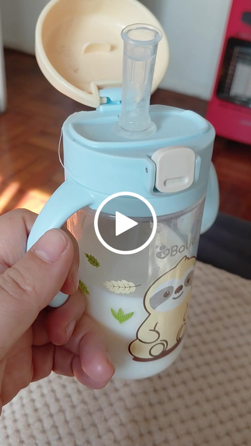 Customer video review of Botella antiderrame con bombilla Perezoso de Tritan™ 5001
