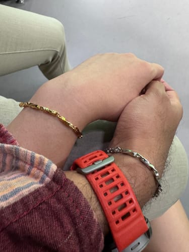 Customer photo review of Kai Linked Bracelet