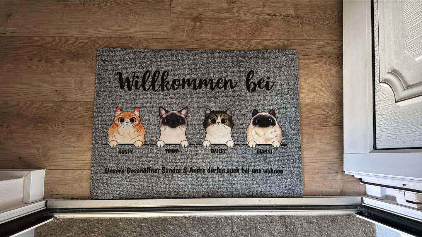Customer photo review of Personalisierte Fußmatte - Willkommen bei neugierigen Katzen