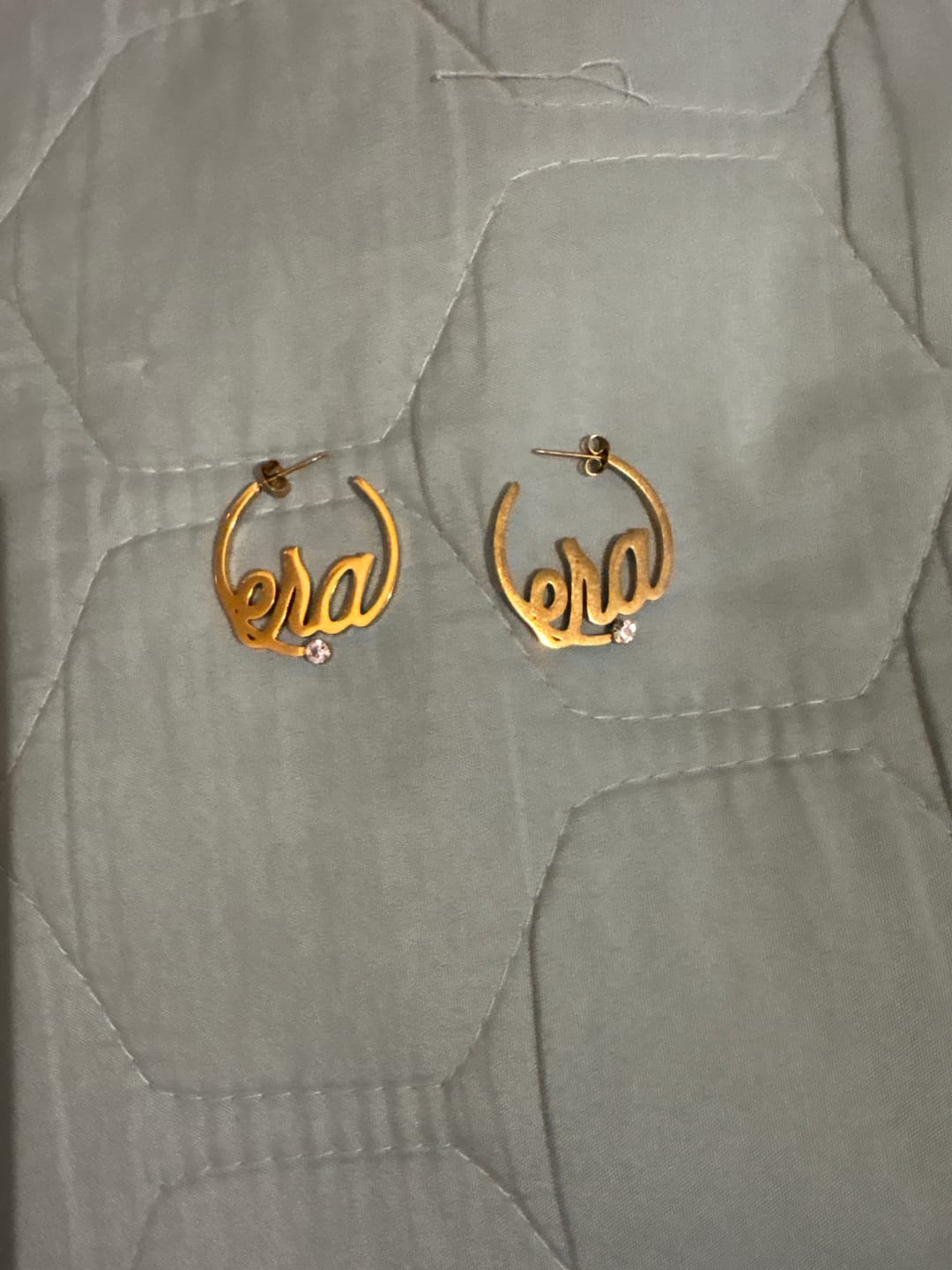 Customer photo review of Gold Mini Era Logo Hoops