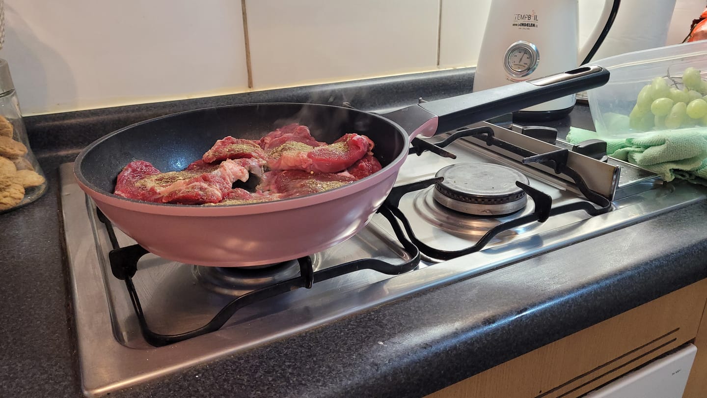 Customer photo review of Batería Cocina Aluminio Fundido 7 piezas Kova Pink