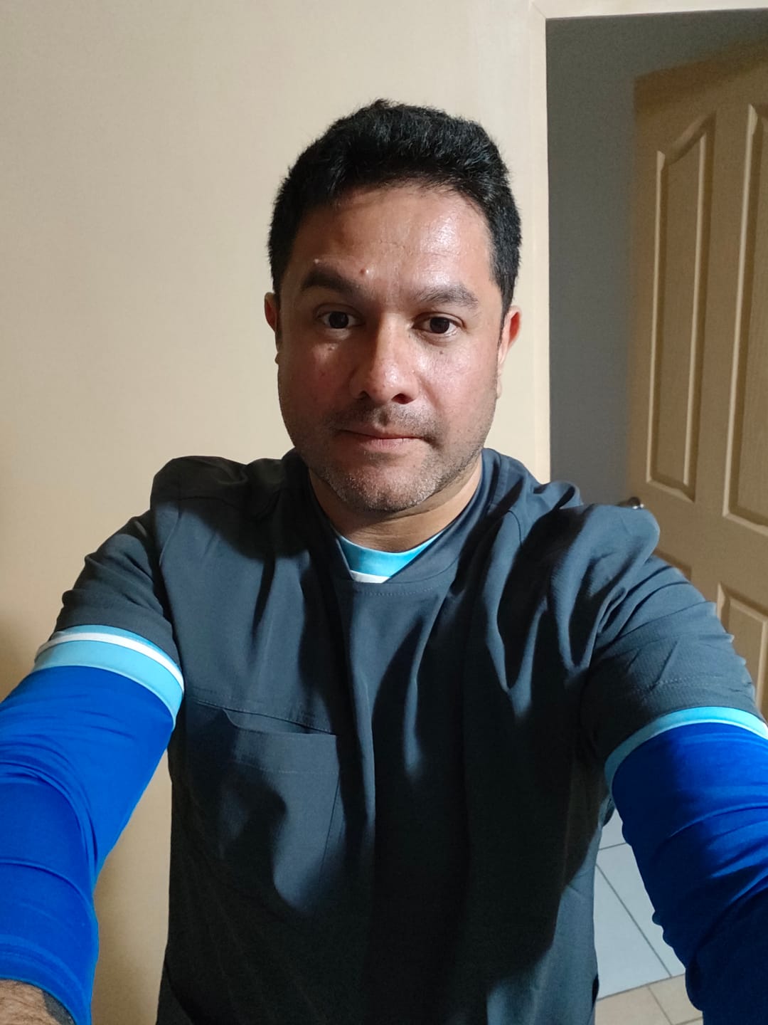 Customer photo review of Skechers SKT193 Top Clínico Hombre Liso