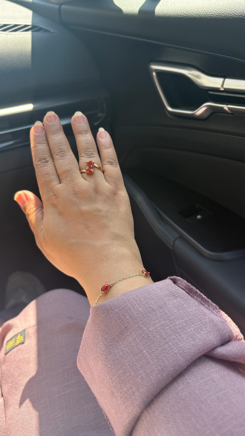 Customer photo review of Teardrop carnelian double ring 18K gold plated