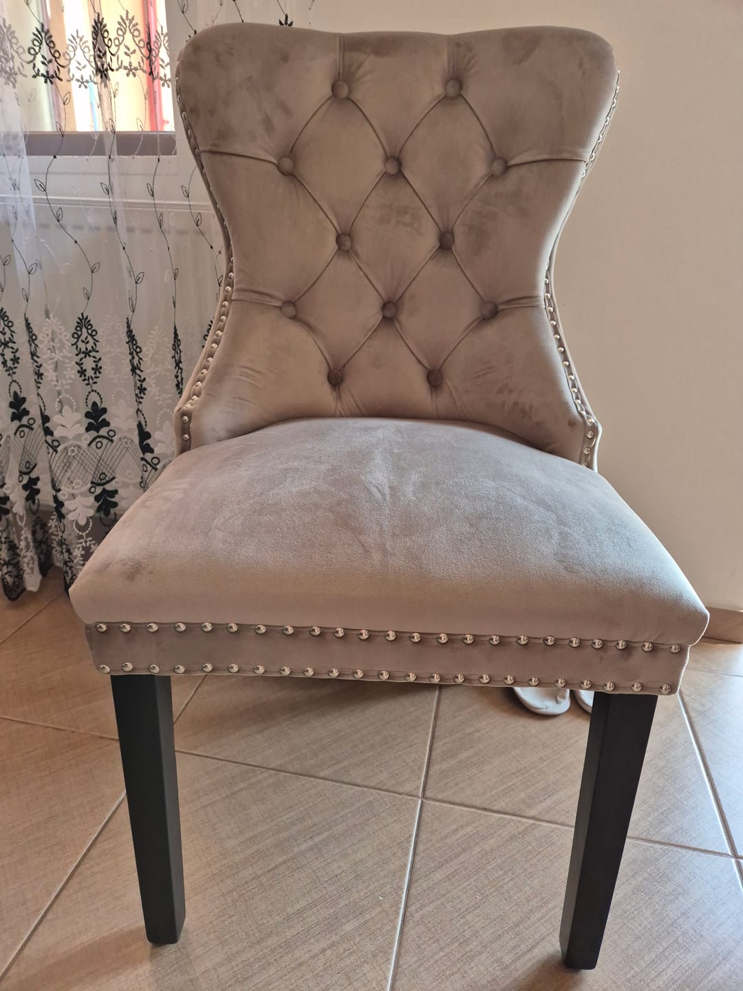 Customer photo review of Scaun tapitat MIYA, bej - Bluvel 40, stofa catifelata/lemn, 54x60x100 cm