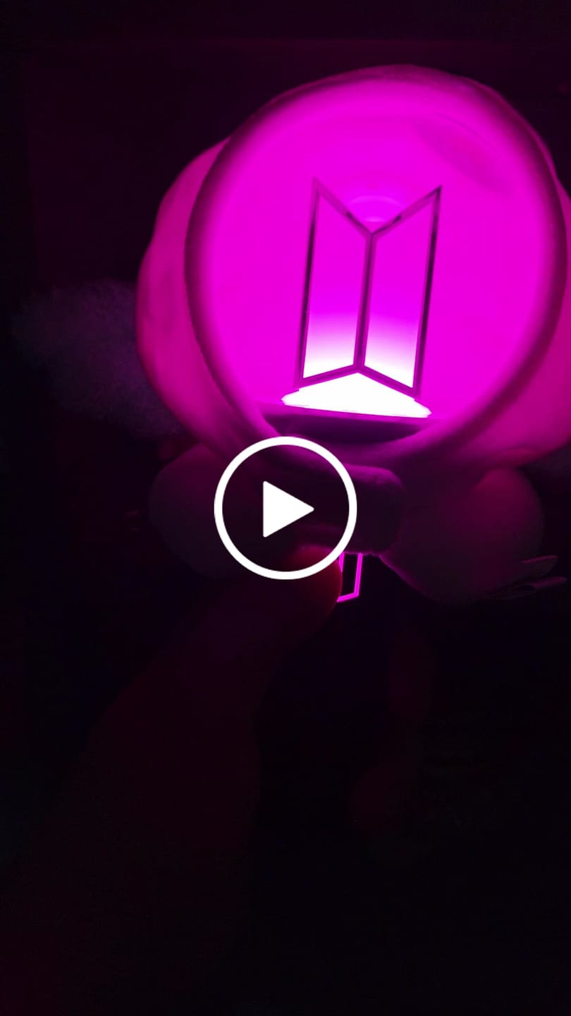 Customer video review of BTS - OFFICIAL LIGHT STICK VER.4