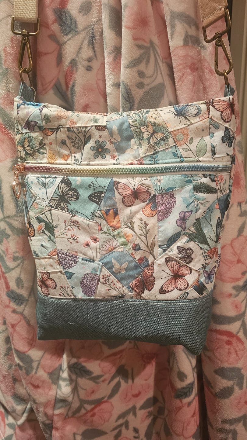 Customer photo review of Wanderlust Tablet Bag Pattern