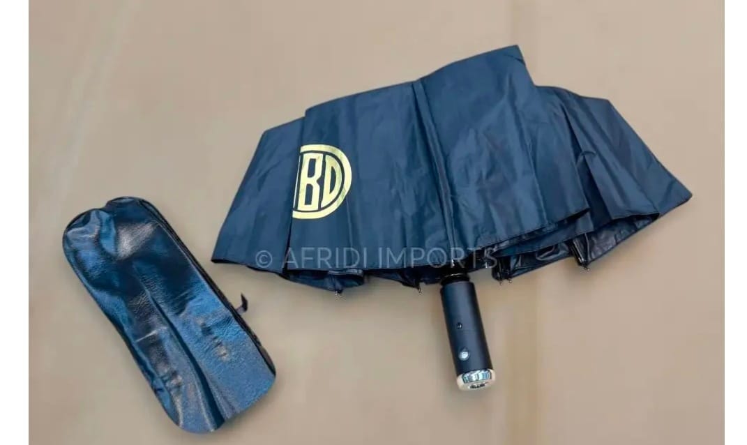 Customer photo review of Folding Umbrella with Torch - Windproof