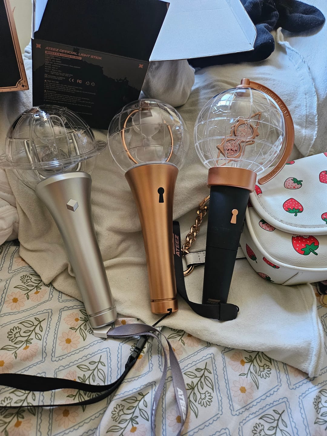 Customer photo review of ATEEZ - OFFICIAL LIGHT STICK VER.3
