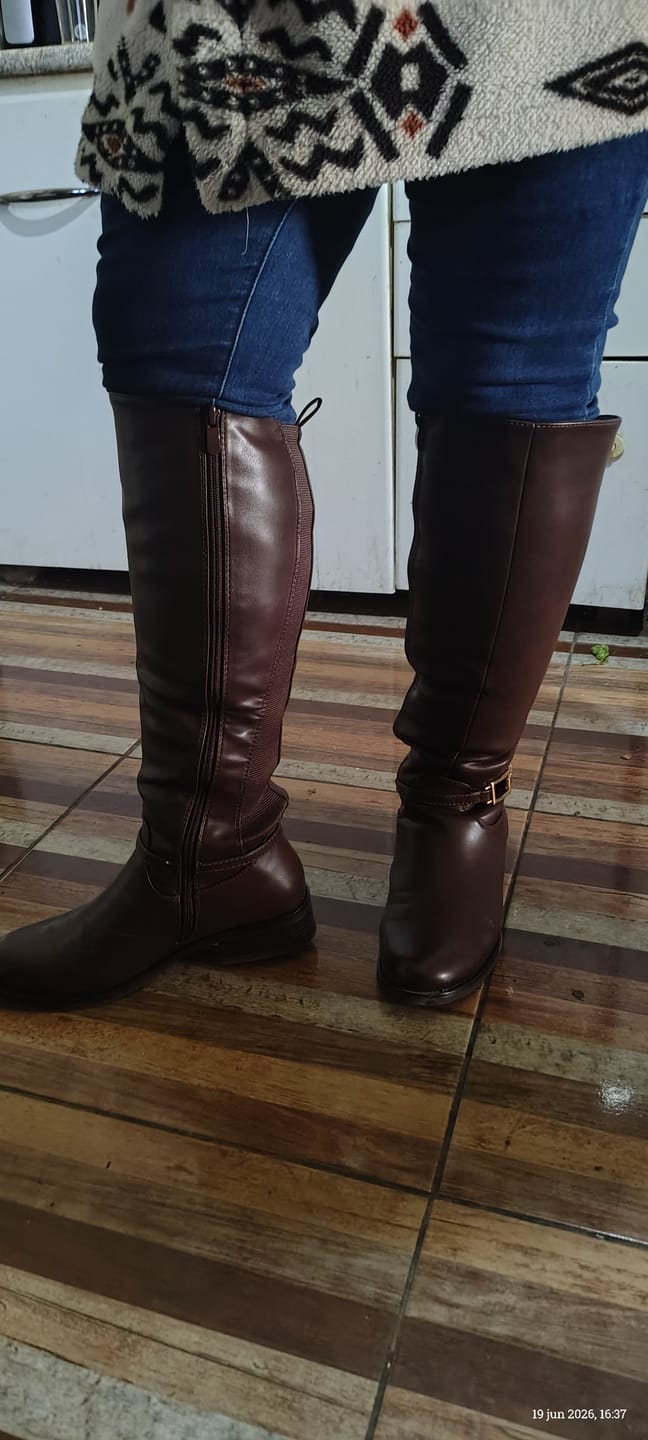 Customer photo review of Botas Elasticadas Tania Lux