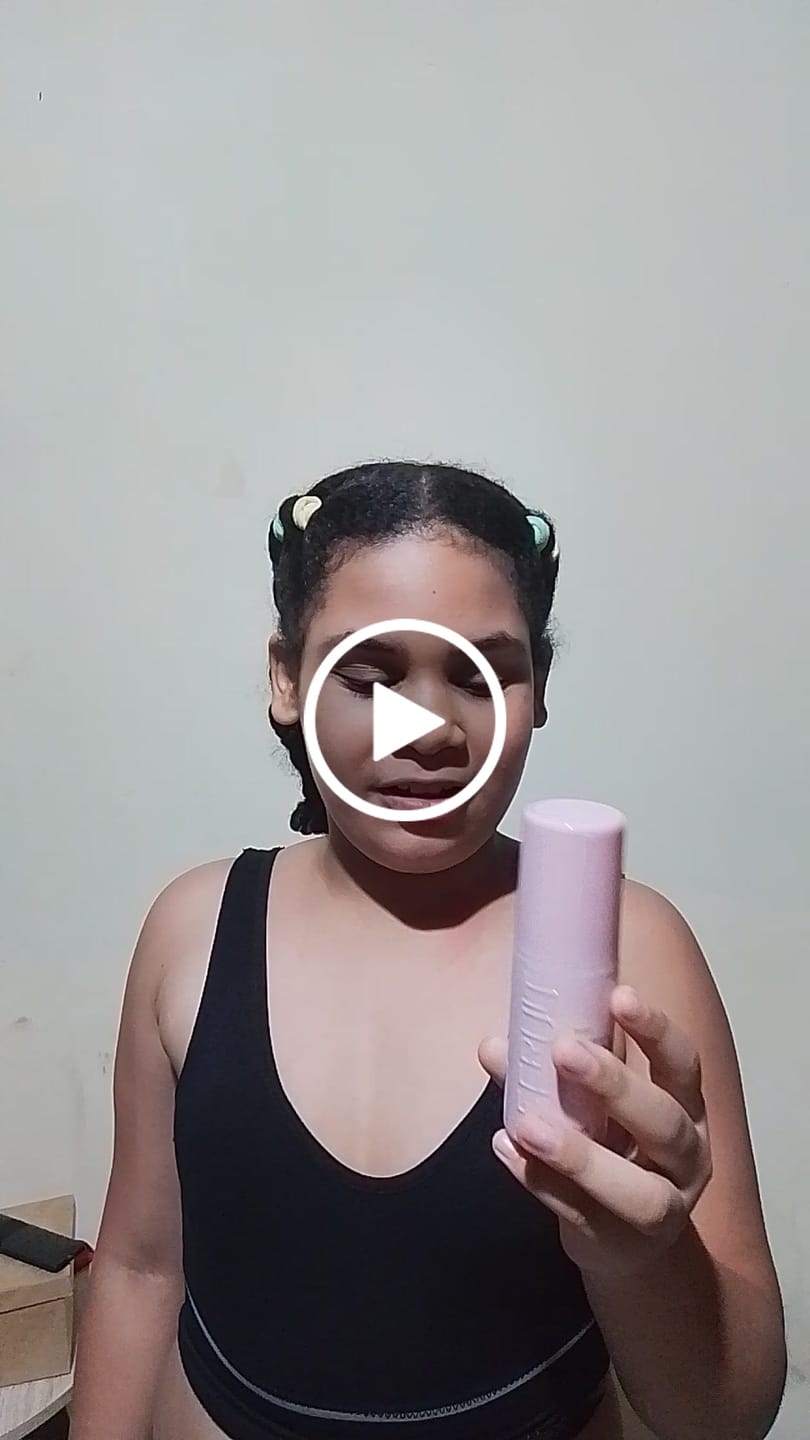 Customer video review of Desodorante Essencial Teen