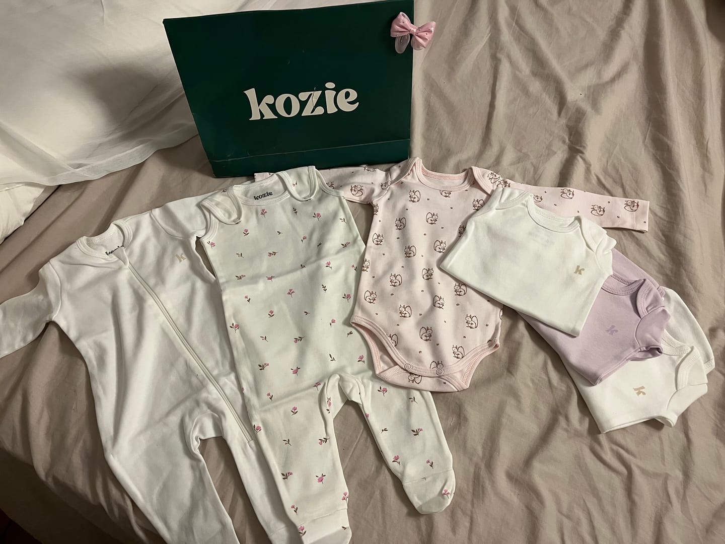 Customer photo review of 3-Pack Long Sleeve Bodysuits Soft Pastel