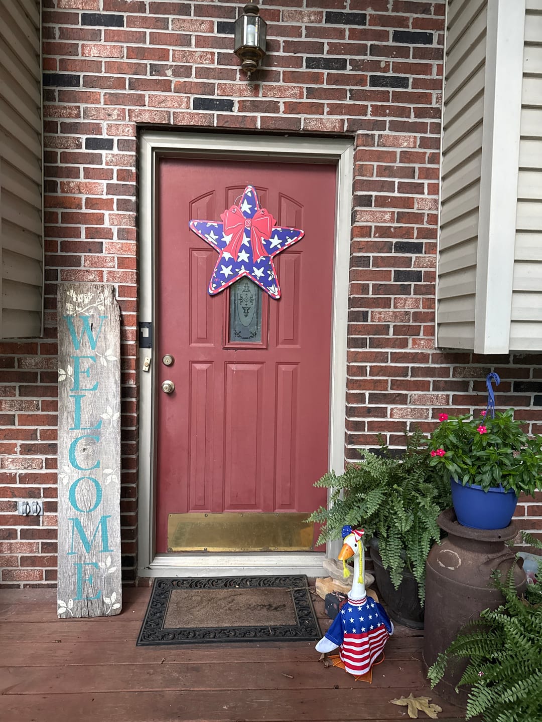 Customer photo review of Patriotic Star with Bow Door Hanger