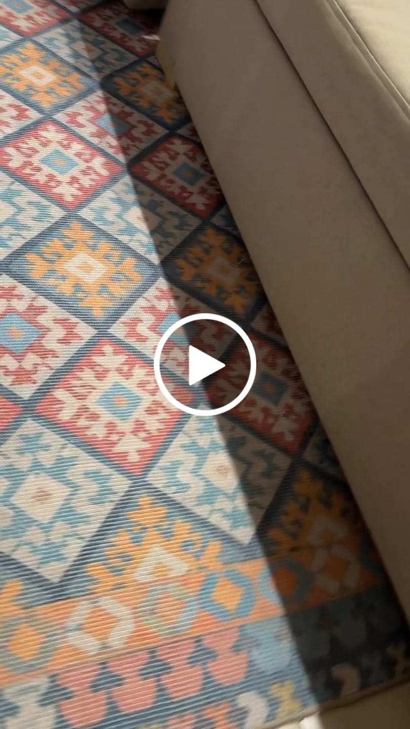 Customer video review of Reenkol- Printed Kilim