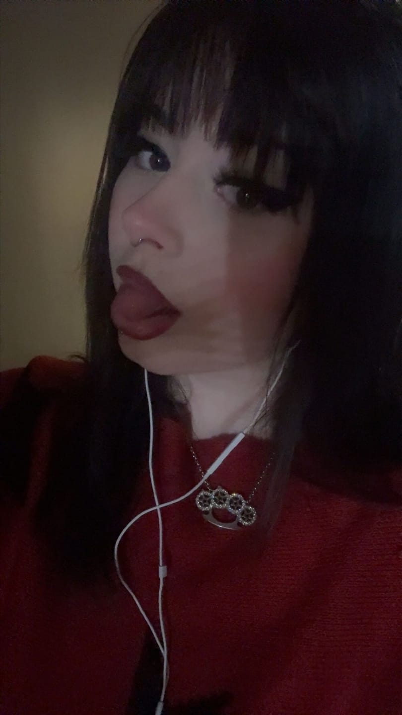 Customer photo review of Fatale Necklace