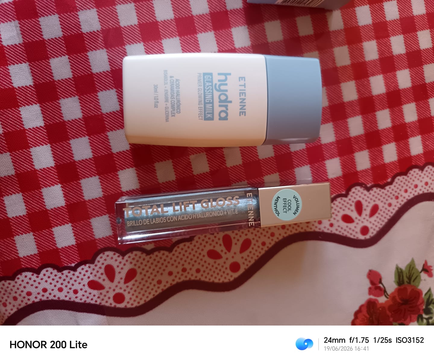 Customer photo review of Etienne Galssing Milk Hydra Hidratante