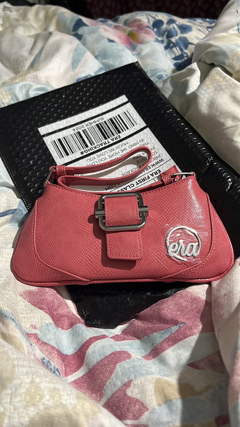 Customer photo review of Pink Lily Shoulder Bag